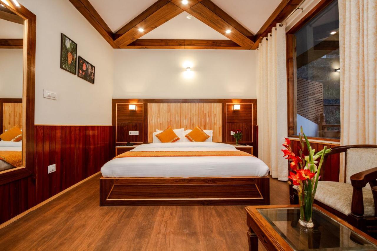 Vaibhav Regency Hotel Manāli Exterior foto