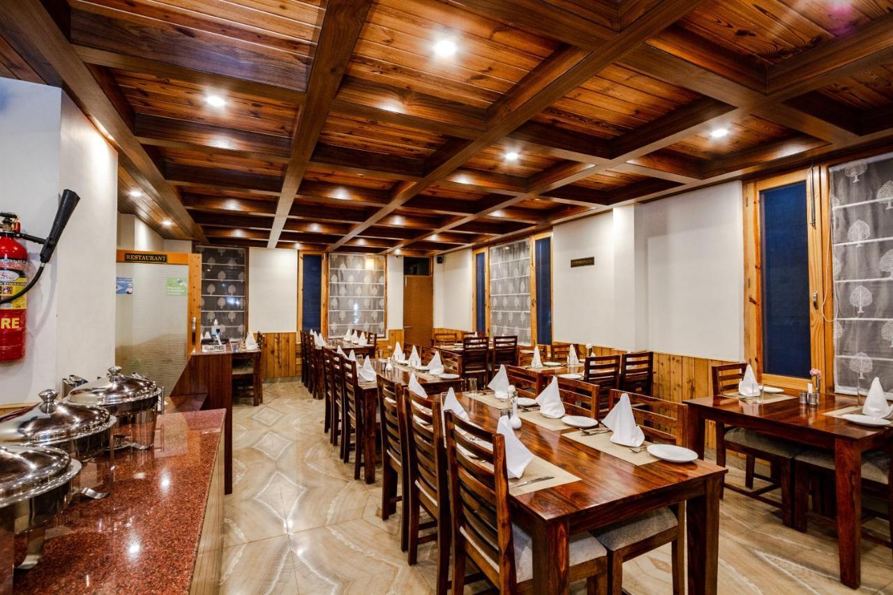 Vaibhav Regency Hotel Manāli Exterior foto